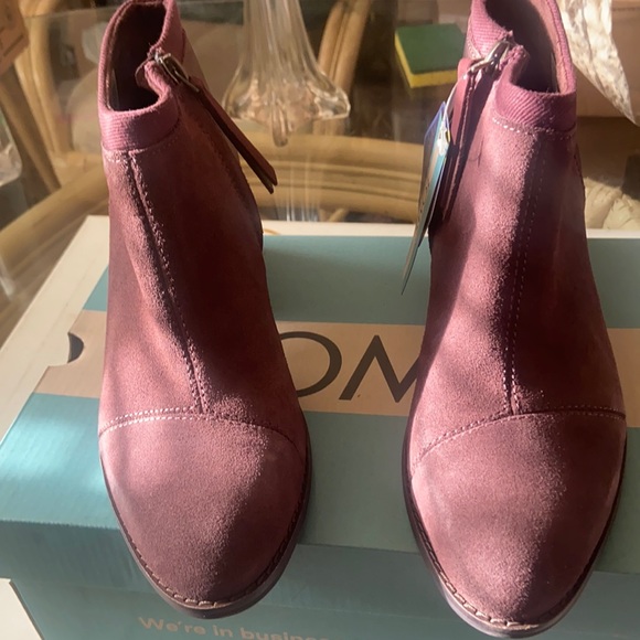 Toms Shoes - Toms suede and leather boots